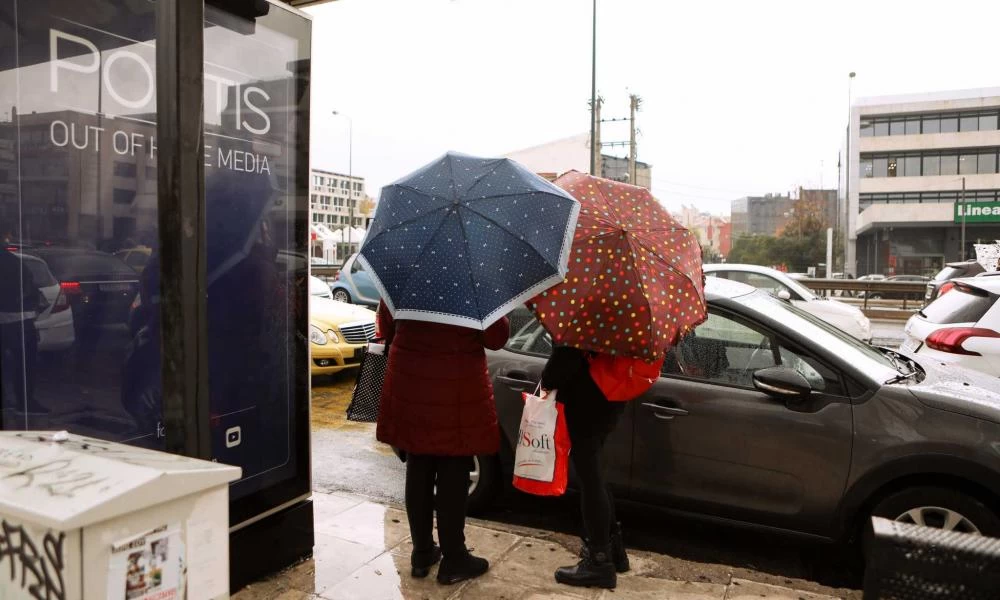 Καιρός σήμερα: Άστατος με βροχές, χιόνια και κρύο